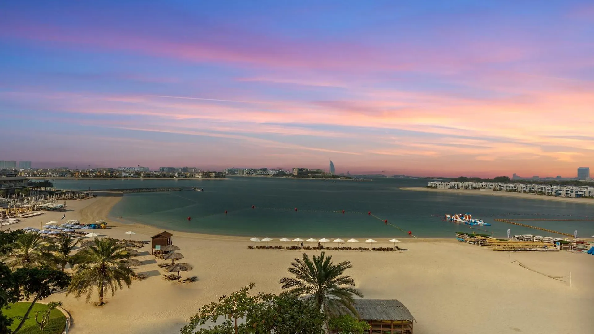 Apartment Exquisite 1Br With Private Beach In Palm Jumeirah Dubai